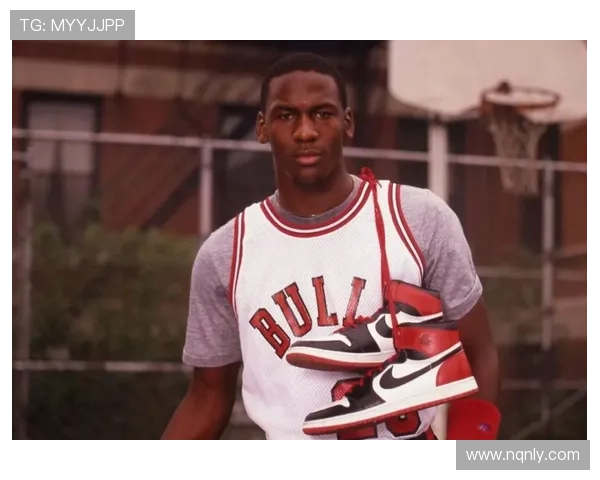 姚明当年照片回顾：从篮球新星到国际巨星的成长历程